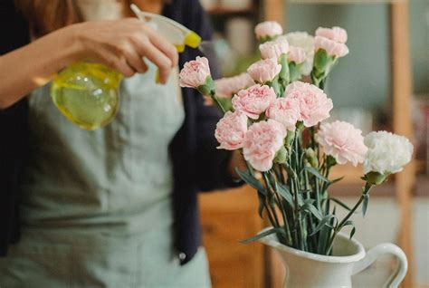 How to Clean Artificial Flowers: A Comprehensive Guide