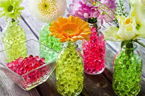 What to Put in Bottom of Vase with Fake Flowers: A Creative Guide to Elevating Your Decor